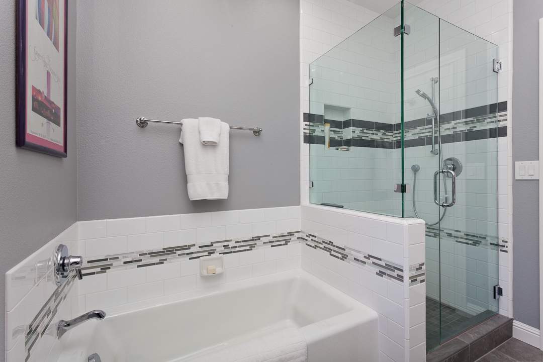 6-gateview-765-ca-albany-hill-bathrooms-1