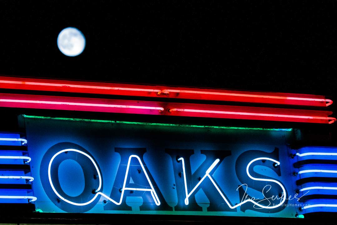 Berkeley Thousand Oaks  Oaks Theater Neon Lit