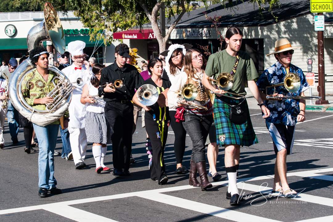 Berkeley Thousand Oaks  School - UC Berkeley Marching Band - Halloween