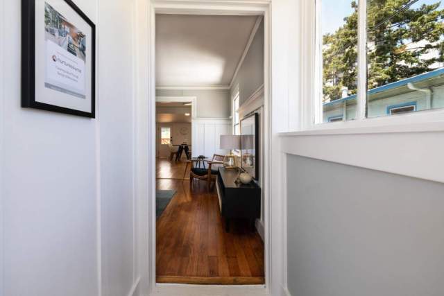 2-berkeley-cedar-1037-gilman-district-neighborhood-duplex-upper-living-room-1