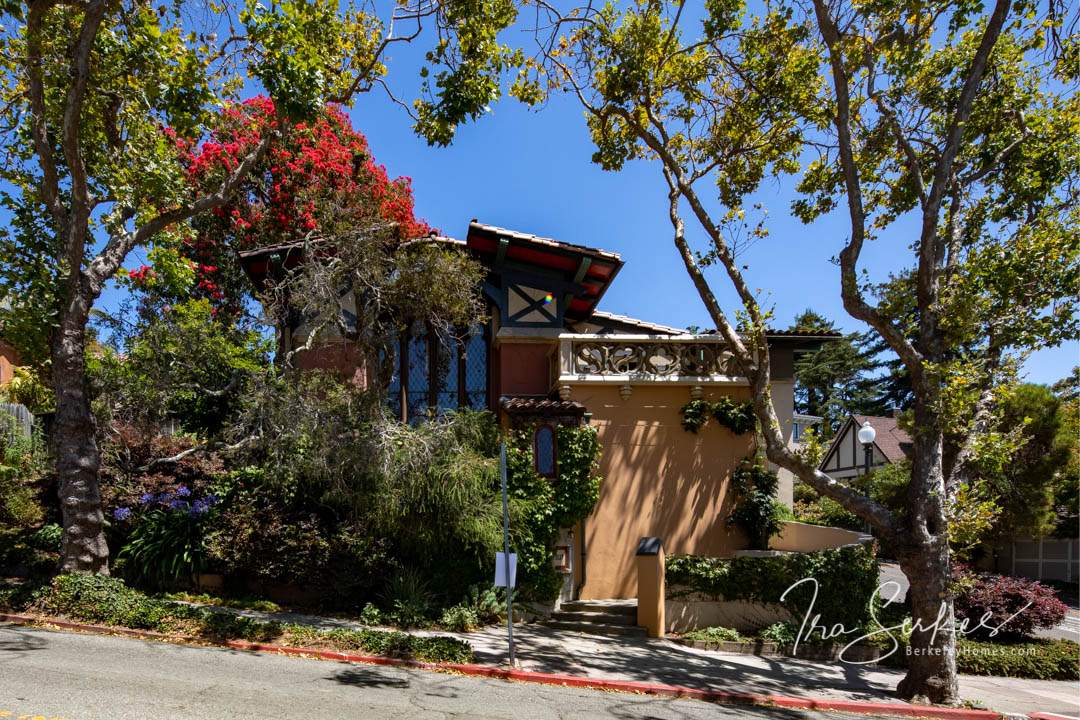 berkeley-california-berkeley-hills-bernard-maybeck-kennedy-nixon-house-1537-euclid-a-3-HDR