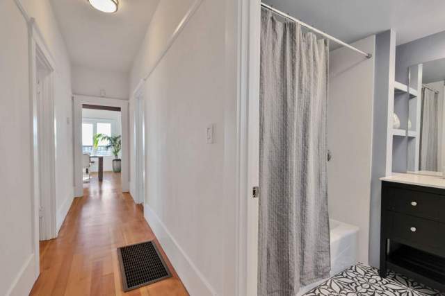 5-vincente-624-berkeley-thousand-oaks-neighborhood-bathroom-1