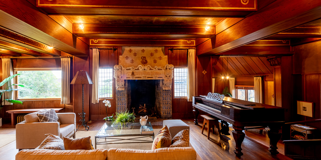 Bernard Maybeck's Senger House near the Berkeley Rose Garden - Living Room